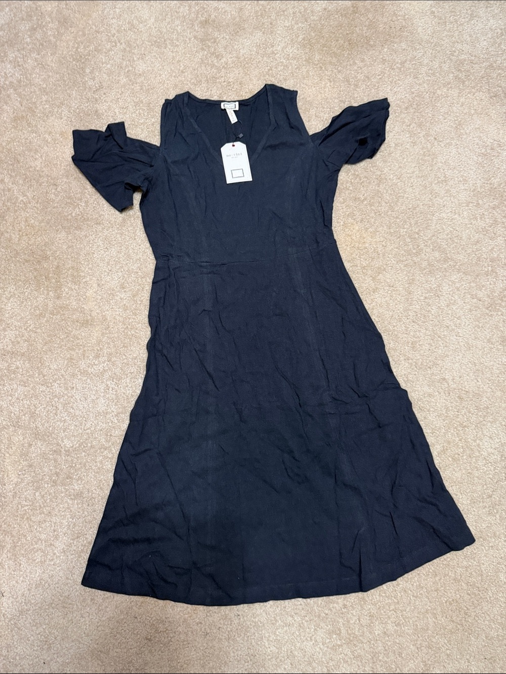 Mo:vint Black Cold-Shoulder Midi Dress